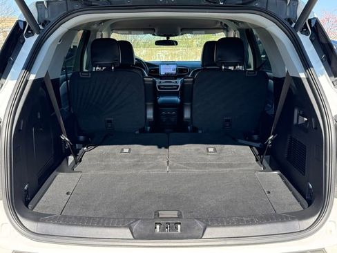 Used 2023 Ford Explorer XLT w/ Equipment Group 202A image 19