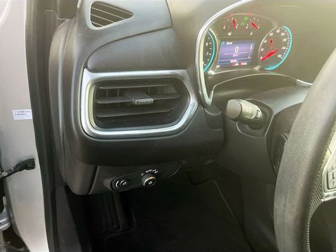 Used 2020 Chevrolet Equinox LT FWD image 10