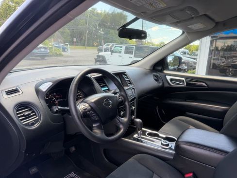 Used 2019 Nissan Pathfinder S AWD/4WD image 10