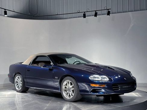 Used 2002 Chevrolet Camaro Z28 w/ SS Performance/Appearance Pkg RWD image 91