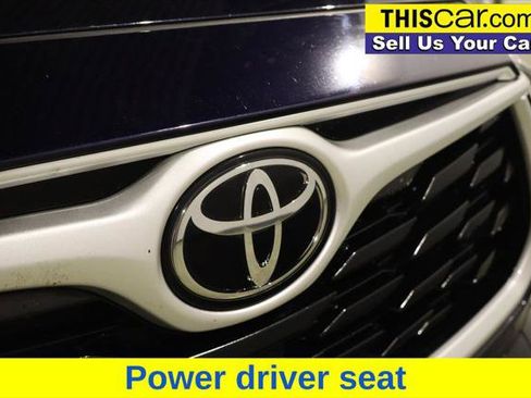 Used 2023 Toyota Highlander XLE image 10