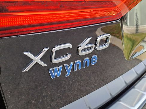 Used 2023 Volvo XC60 B5 Ultimate w/ Climate Package image 30