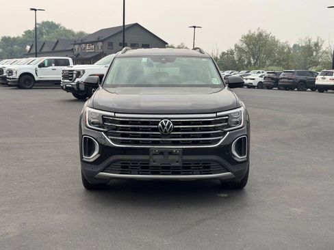 Used 2024 Volkswagen Atlas SE AWD/4WD image 2