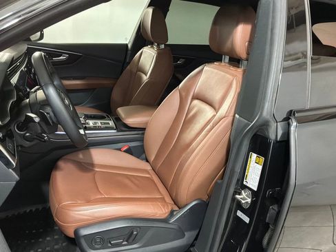 Used 2023 Audi Q8 Premium w/ Convenience Package image 6