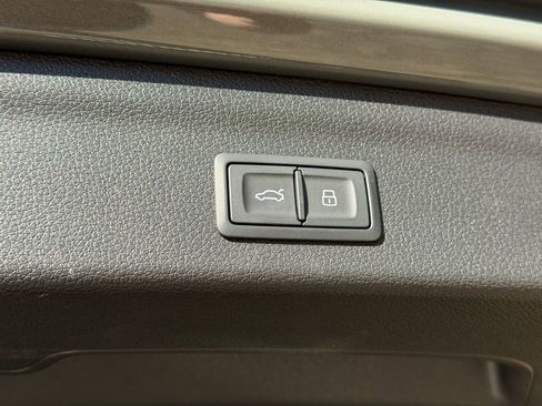 Used 2025 Audi Q3 2.0T Premium image 33