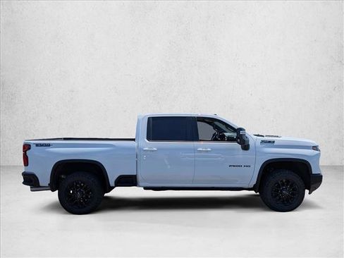 Used 2025 Chevrolet Silverado 2500 LTZ w/ Trail Boss Package AWD/4WD image 4