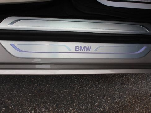 Used 2022 BMW 740i xDrive AWD/4WD image 28