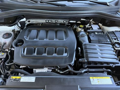 Used 2025 Volkswagen Tiguan SE R-Line AWD/4WD image 42
