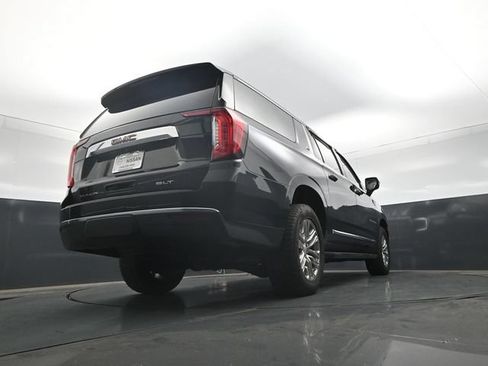 Used 2022 GMC Yukon XL SLT AWD/4WD image 30