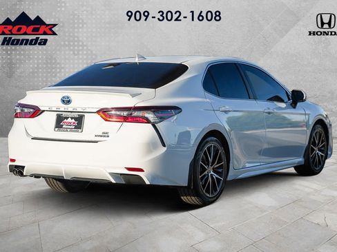 Used 2023 Toyota Camry SE image 6