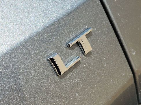 Used 2024 Chevrolet Traverse LT image 15