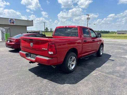 Used 2017 RAM 1500 Express AWD/4WD image 3