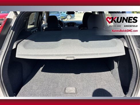 Used 2024 Volvo XC40 B5 Core image 14