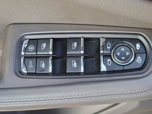 Used 2021 Porsche Macan image 17