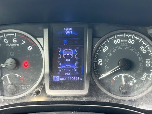 Used 2020 Toyota Tacoma TRD Off-Road w/ Technology Package AWD/4WD image 22