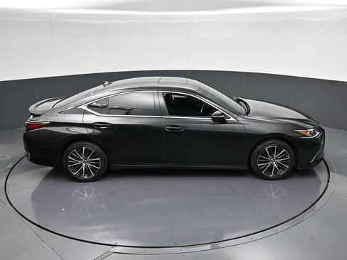 Used 2025 Lexus ES 300h w/ Premium Package FWD image 28