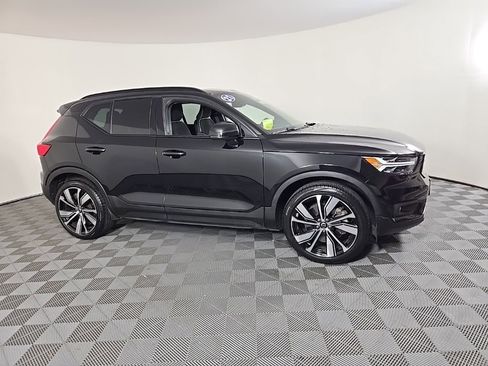 Used 2021 Volvo XC40 P8 Recharge w/ Advanced Package image 5