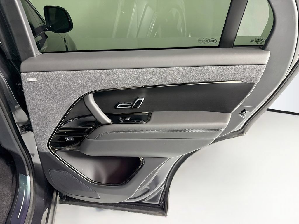 New 2026 Land Rover Range Rover Sport Dynamic SE AWD/4WD image 29
