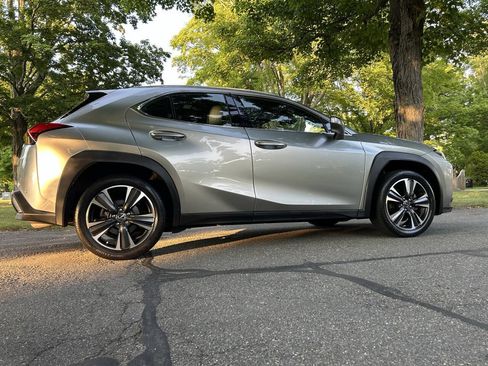 Used 2019 Lexus UX 200 w/ Premium Package FWD image 33