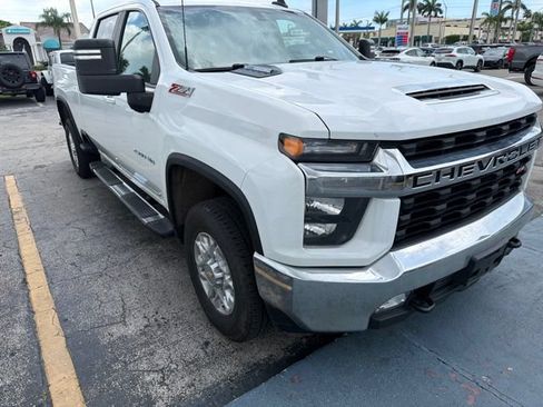 Used 2022 Chevrolet Silverado 2500 LT w/ Convenience Package AWD/4WD image 3