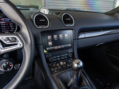 Certified 2023 Porsche 718 Cayman GTS RWD image 37