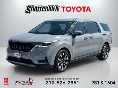 Used 2023 Kia Carnival EX FWD image 1