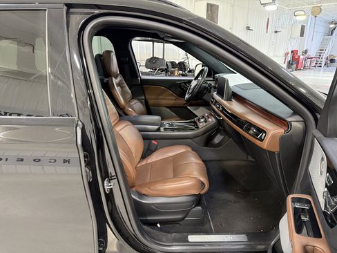 Used 2023 Lincoln Aviator Reserve w/ Equipment Group 201A image 15