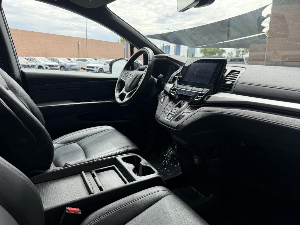 Used 2023 Honda Odyssey Sport image 37