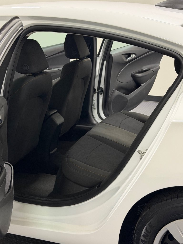 Used 2017 Chevrolet Cruze LS FWD image 9