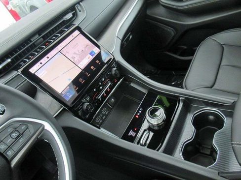 New 2025 Jeep Grand Cherokee Limited w/ Luxury Tech Group II image 24