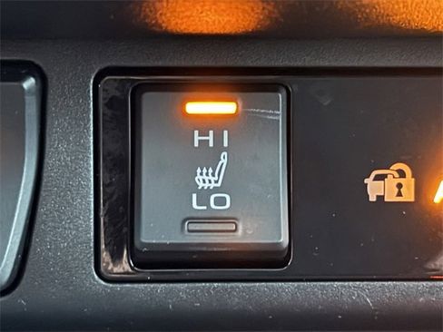 Used 2024 Toyota RAV4 XLE image 38