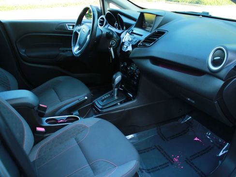 Used 2014 Ford Fiesta SE w/ Equipment Group 201A FWD image 19