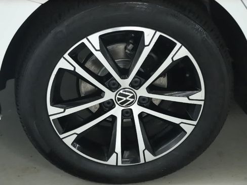 Certified 2024 Volkswagen Jetta Sport FWD image 12