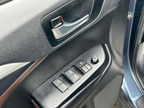 Used 2019 Toyota Highlander XLE AWD/4WD image 17