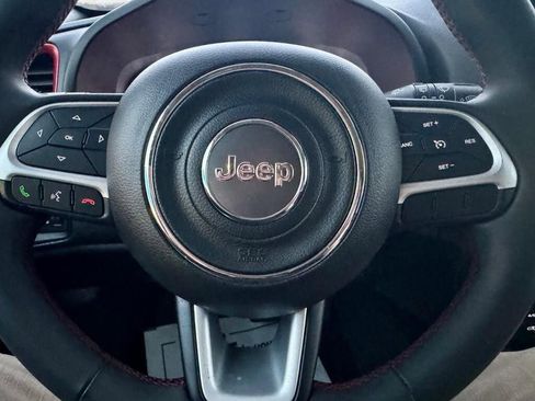 Used 2023 Jeep Renegade Trailhawk AWD/4WD image 18