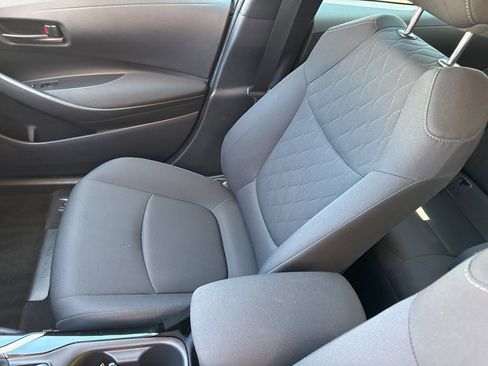 Used 2022 Toyota Corolla LE FWD image 17