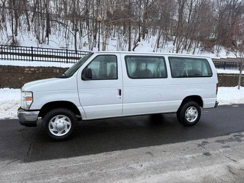 Used 2013 Ford E-350 and Econoline 350 XLT RWD image 3