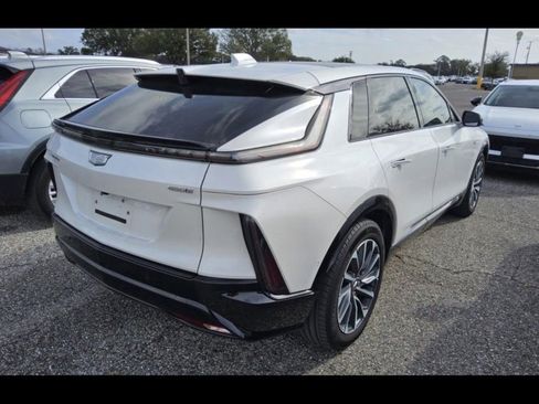 Used 2024 Cadillac Lyriq Sport image 4