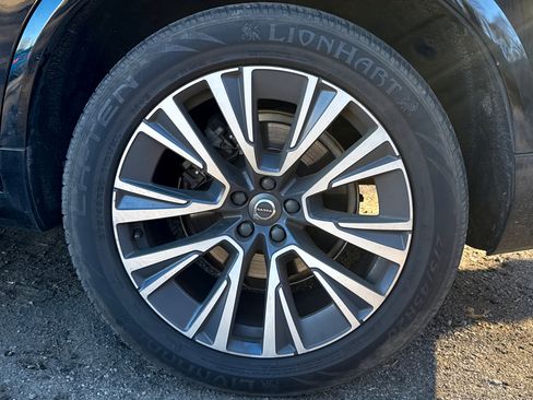 Used 2022 Volvo XC90 T6 Momentum image 8