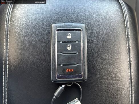 Used 2023 Jeep Grand Cherokee Laredo AWD/4WD image 33