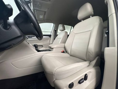 Used 2019 Volkswagen Atlas SE w/ Towing Package FWD image 19