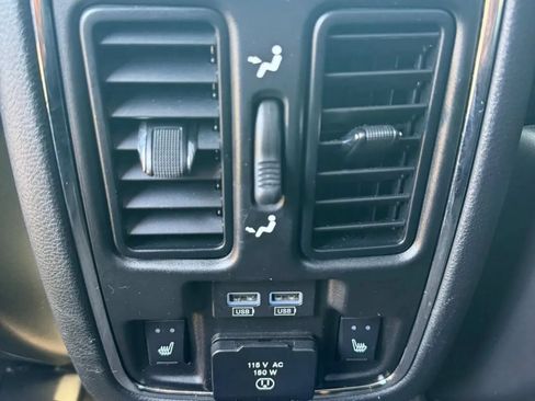 Used 2018 Jeep Grand Cherokee Limited AWD/4WD image 19