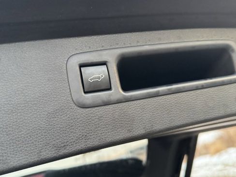 Certified 2023 Toyota Highlander XLE image 44