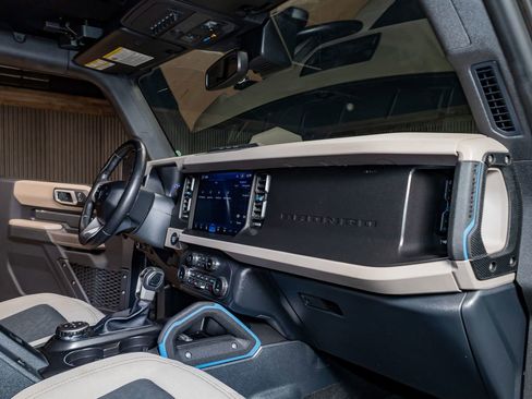 Used 2022 Ford Bronco Wildtrak image 17