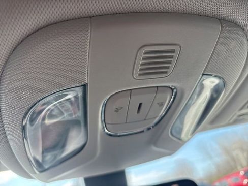 Used 2018 Jeep Compass Latitude w/ Popular Equipment Group image 18