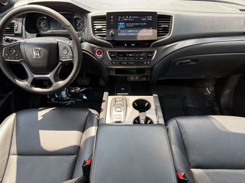 Used 2025 Honda Passport EX-L image 27