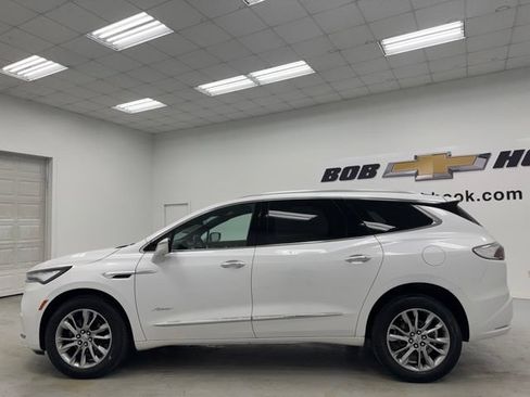 Used 2023 Buick Enclave Avenir AWD/4WD image 8