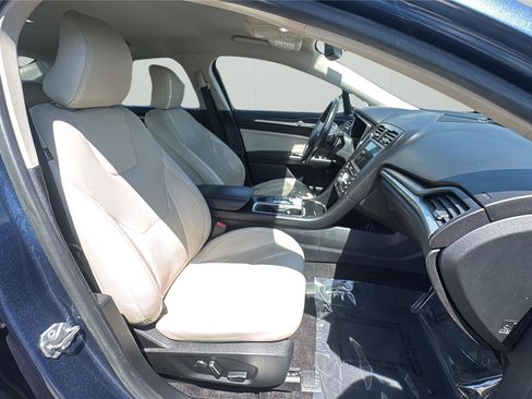 Used 2018 Ford Fusion Titanium AWD/4WD image 14