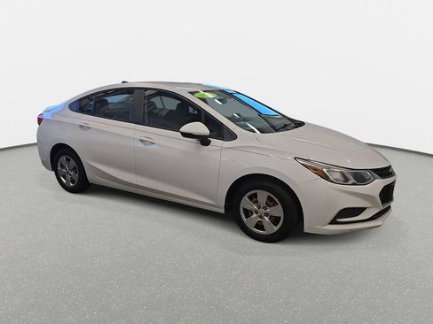 Used 2016 Chevrolet Cruze LS FWD image 5