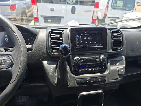 Used 2025 RAM ProMaster 2500 w/ U-Haul Equipment Group FWD image 9
